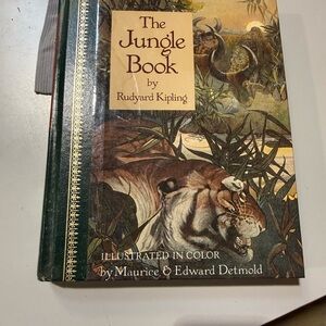 Green and Gold Reptile Habitat Decor